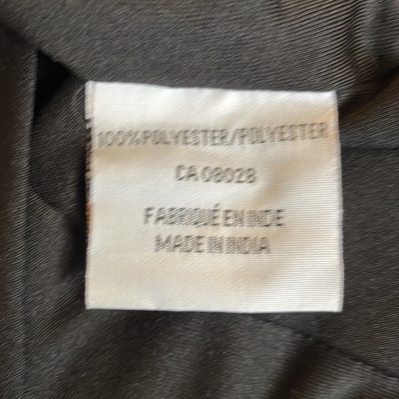 Amazing black textured skirt - Picture 9 of 12